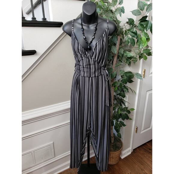 Just Be Jumpsuit Women's XL Black White Striped Tie Waist Spaghetti Strap V Neck - Picture 1 of 12